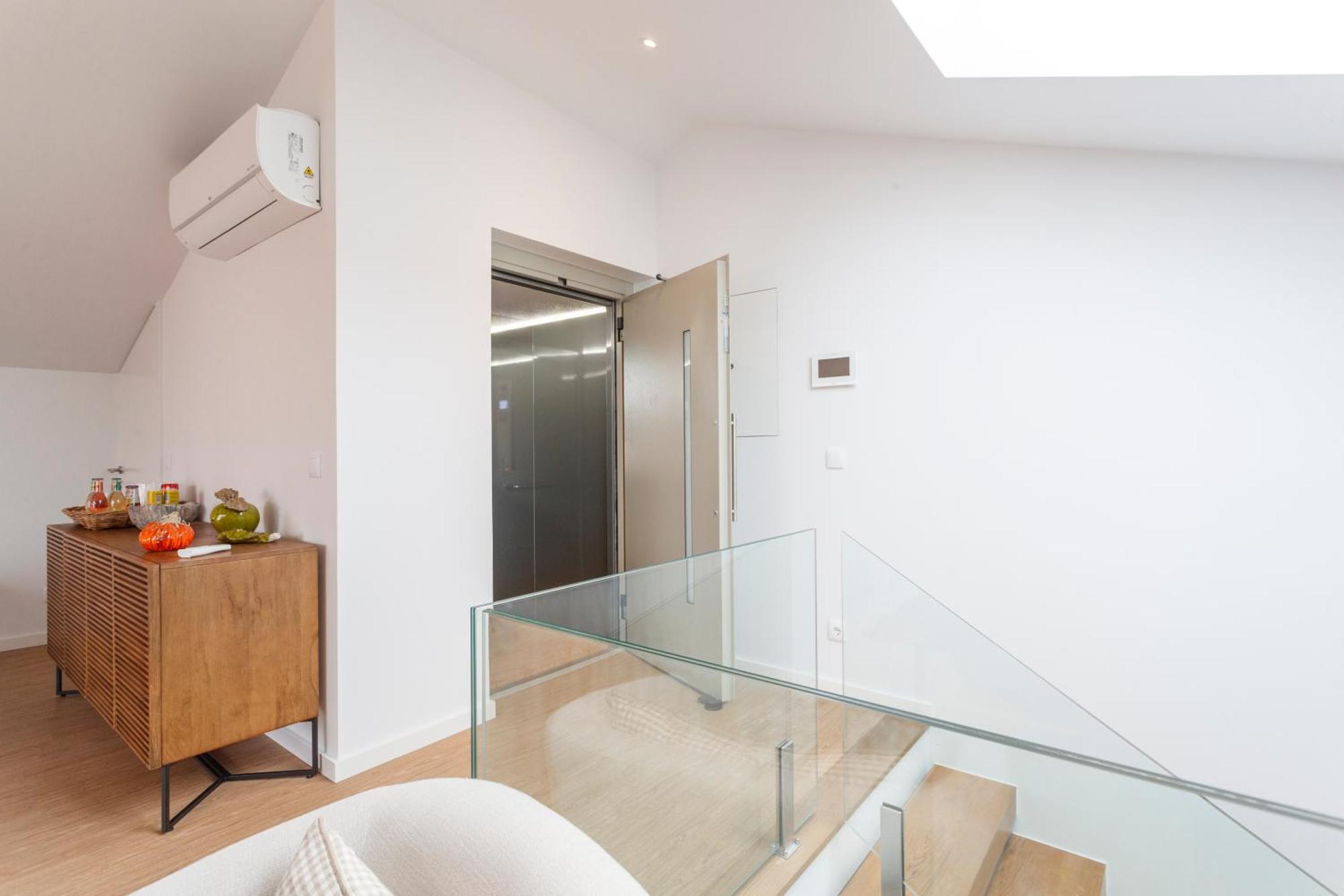 Center Luxury Triplex Villa